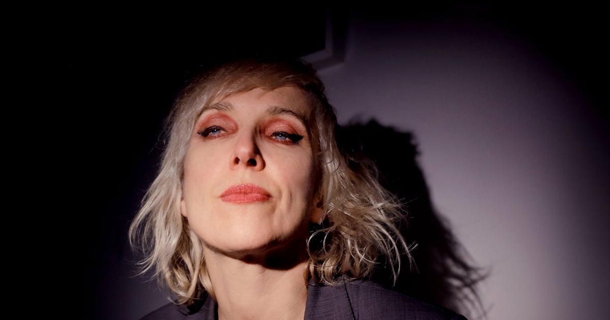 Singer-songwriter Cat Dowling dies aged 54 – The Irish Times
