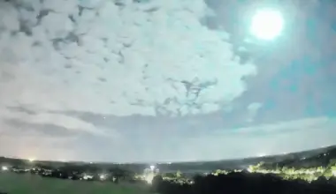 Fireball lit up Hungary's sky