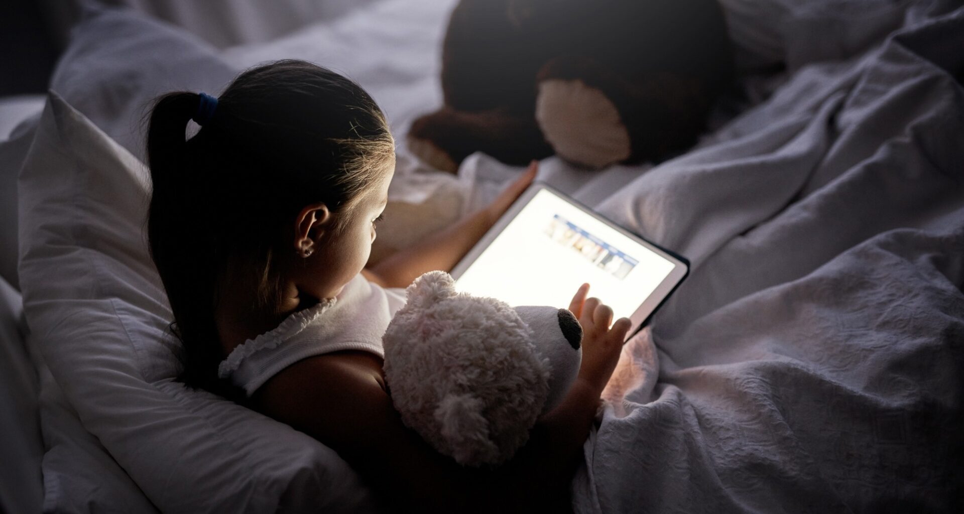 Study: Screen Use and Emotional, Behavioral, and Social Development in Children. Image Credit: PeopleImages / Shutterstock