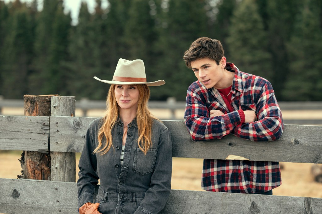 L-R: Sarah Rafferty as Katherine Walter, Ashby Gentry as Alex Walter in Season 3 of 'My Life with the Walter Boys'
