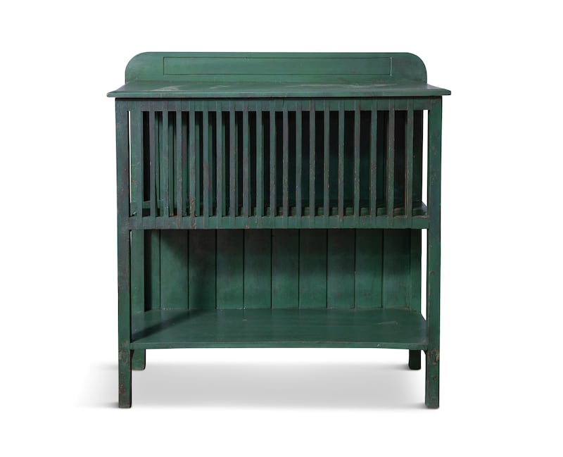 Green painted pinewood plate rack stand (€800-€1,200), Adam's Vernacular Furniture auction