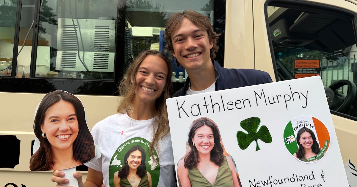 Rose of Tralee 2026: distant diaspora and defeated hopefuls greet competitors in parade – The Irish Times