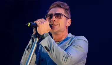 Ronan Keating reminds fans of the iconic song that topped charts during 1999 eclipse