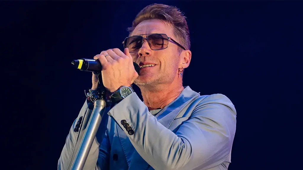 Ronan Keating reminds fans of the iconic song that topped charts during 1999 eclipse
