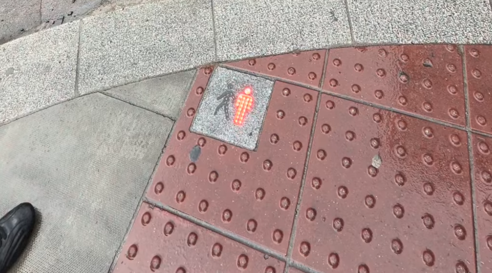 DCC installs traffic lights on ground for ‘zombie pedestrians’ on phones