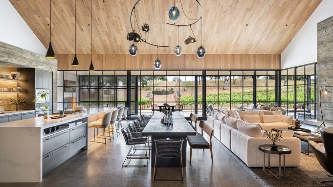 A Storage Barn in California Is Transformed Into a Lakeside Retreat