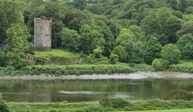 Mark Zuckerberg and Priscilla Chan new owners of a castle in the South East