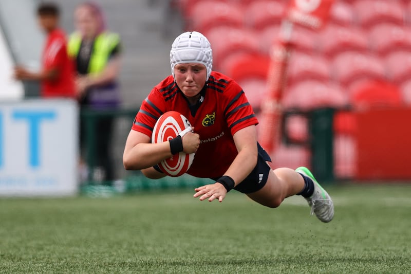 Beth Buttimer scores Munster's third try against Leinster. Photograph: Ben Brady/Inpho