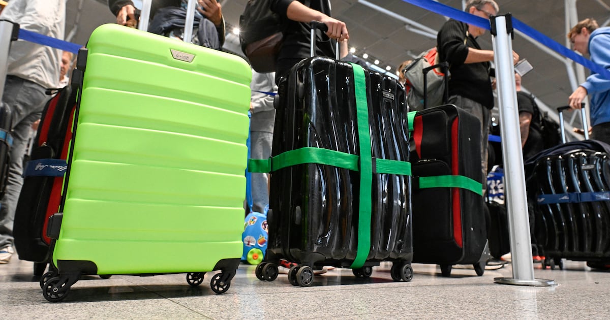 The joy of mildly scolding someone’s incorrect use of the overhead bin – The Irish Times