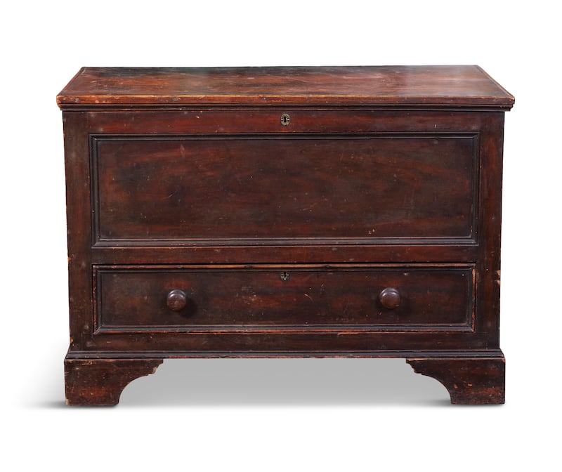 An 18th century stained pine blanket box (€600-€800), Adam's Vernacular Furniture auction