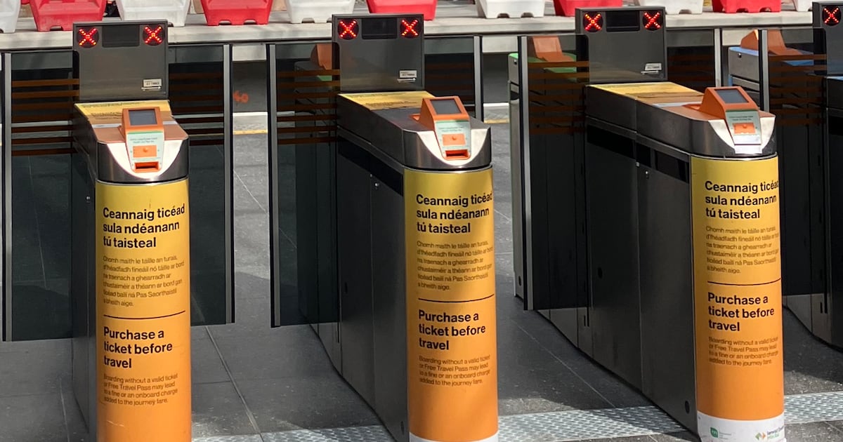 Contrite Irish Rail red-faced over Gaeilge signage error at Galway station – The Irish Times