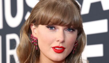 Taylor Swift Does One More Mashup for the Grammy Museum