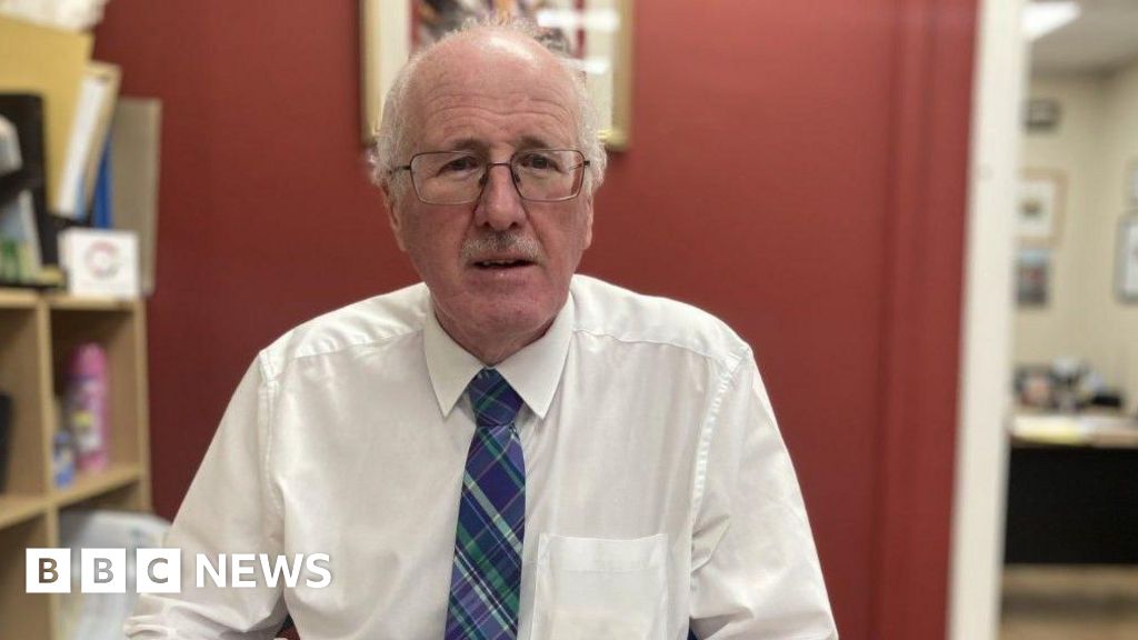 DUP MP Jim Shannon charged with common assault of a woman - BBC
