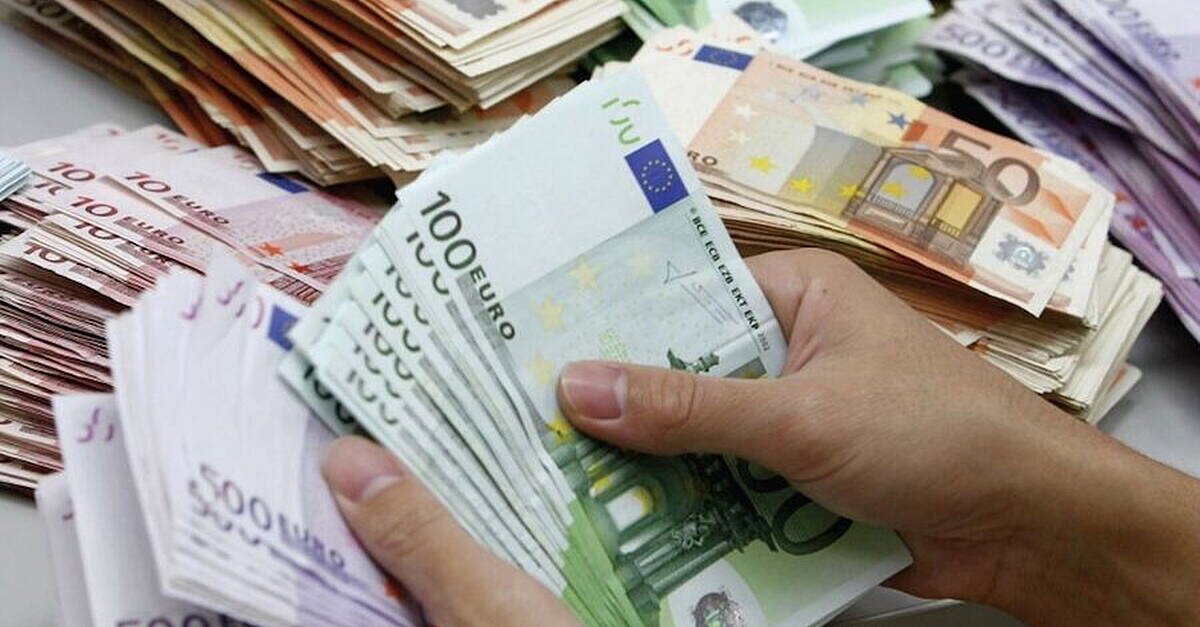 Ardara native lands €250k prize in Donegal GAA draw