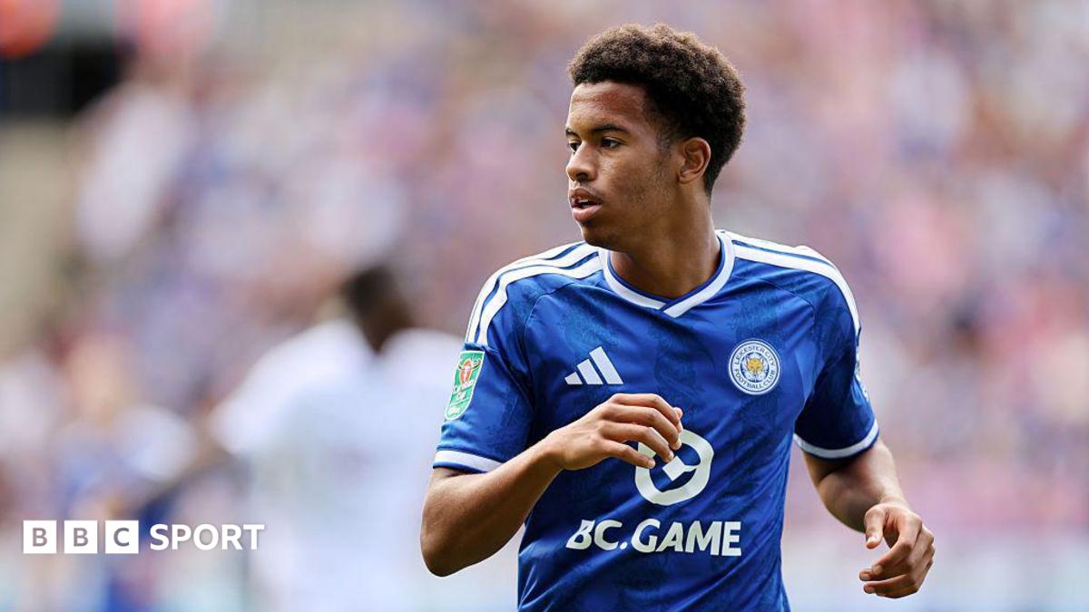 Youri Tielemans applauding fans