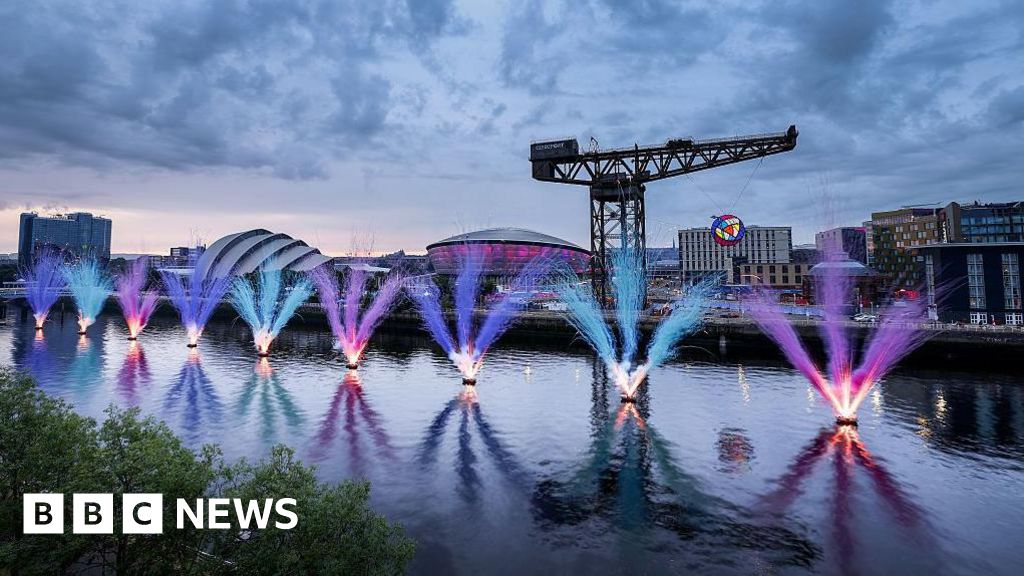 Glasgow hailed for saving Games as baton passes to Amdavad - BBC