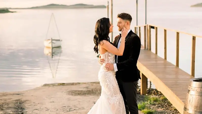 Country star Lisa McHugh reveals split from husband