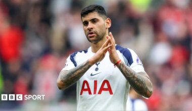 Cristian Romero applauds while playing for Tottenham