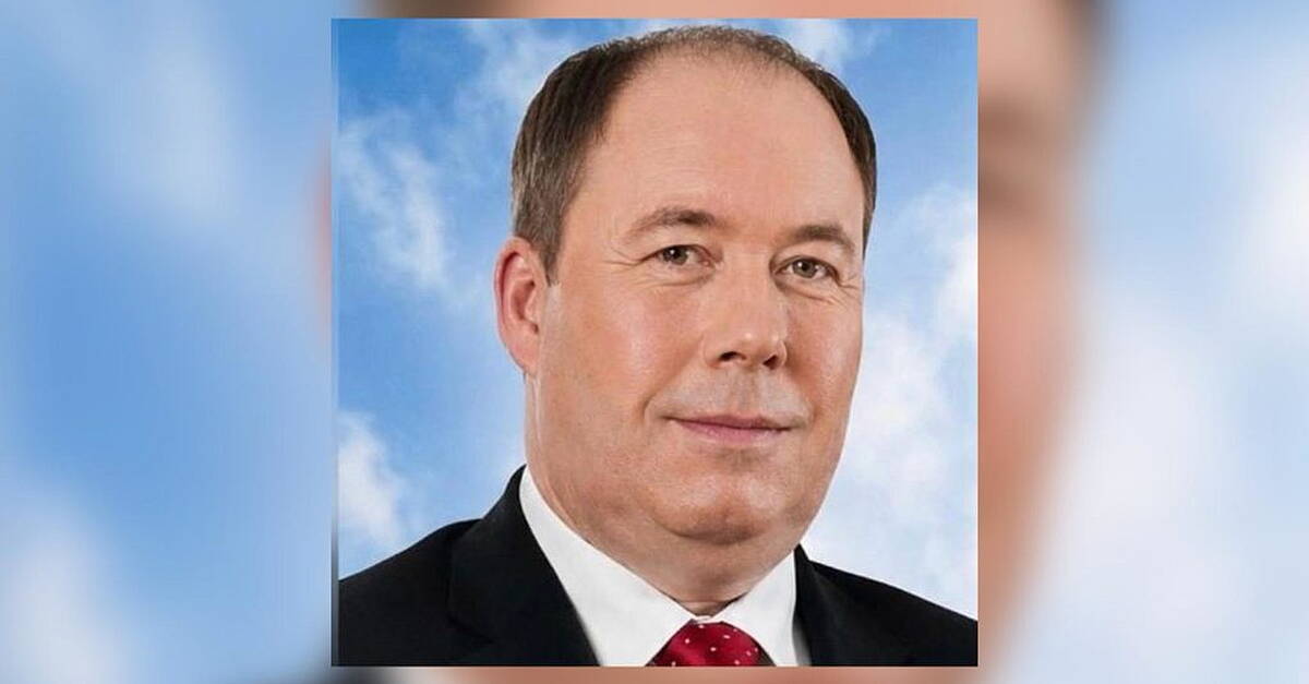 Death of local councillor Séamus Coyle has been announced