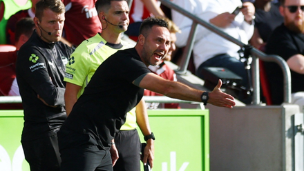 Tottenham Hotspur manager Roberto De Zerbi reacts