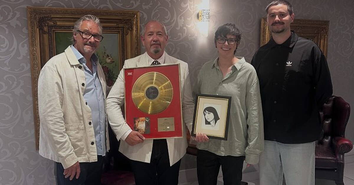Donegal hotel makes touching tribute to Moya Brennan