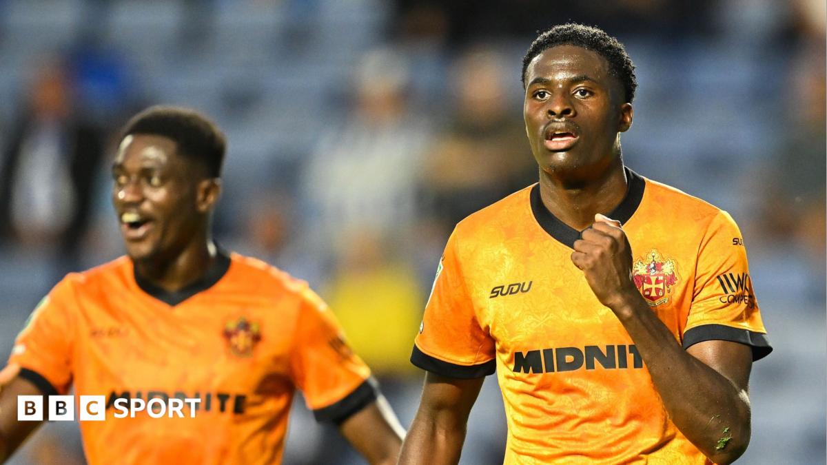 Carabao Cup: Sheffield Wednesday 0-2 Wolves - Saheed Olagunju scores for visitors on debut