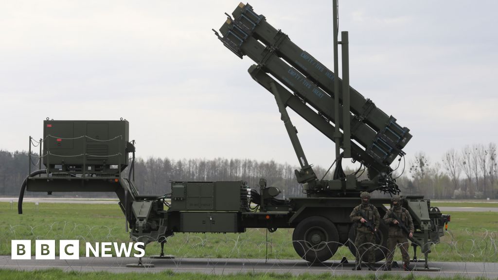 Trump now 'not sure' about letting Ukraine build Patriot missiles - BBC