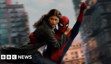 Fans praise 'mature' Tom Holland Spider-Man performance - BBC