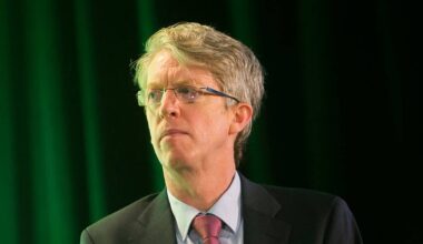 ESB boss gets 29% pay rise - BreakingNews.ie