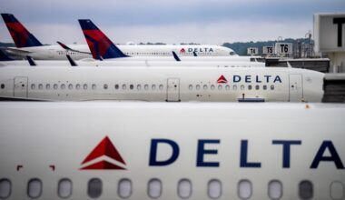 Delta flight returns to Atlanta after report of fumes in the flight deck, airline says