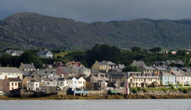 Man dies after getting into difficulty in water at Castletownbere pier