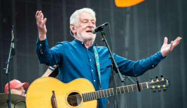 How many Spotify streams would a musician need to make the minimum wage in Ireland?