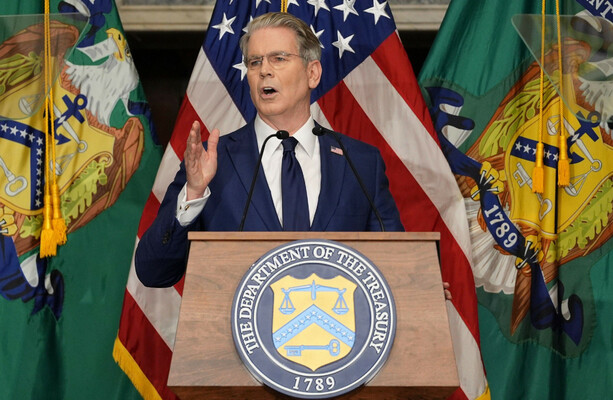 US vows 'economic asphyxiation' of Iran with new sanctions