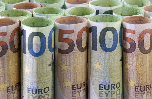 A 'complex' 38% tax on investments will not apply to the government's new savings scheme
