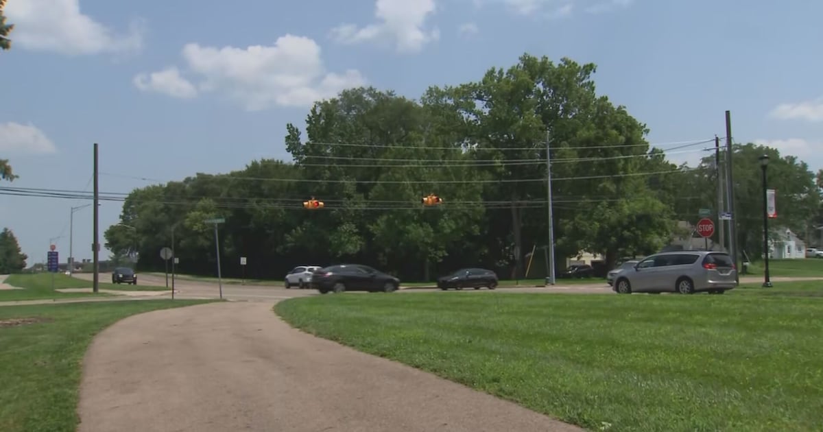 New Roundabout opens at busy Troy intersection