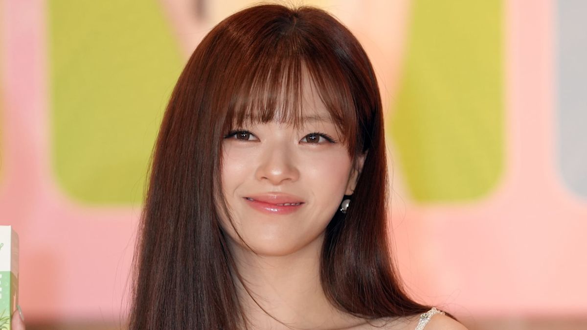 TWICE's Jeongyeon Leaves JYP Entertainment, Will Remain a Group Member