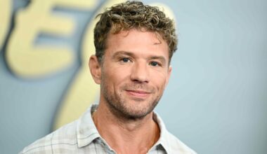 Deacon Phillippe, 22, Bears Striking Resemblance to Dad Ryan Phillippe in Shirtless Photo
