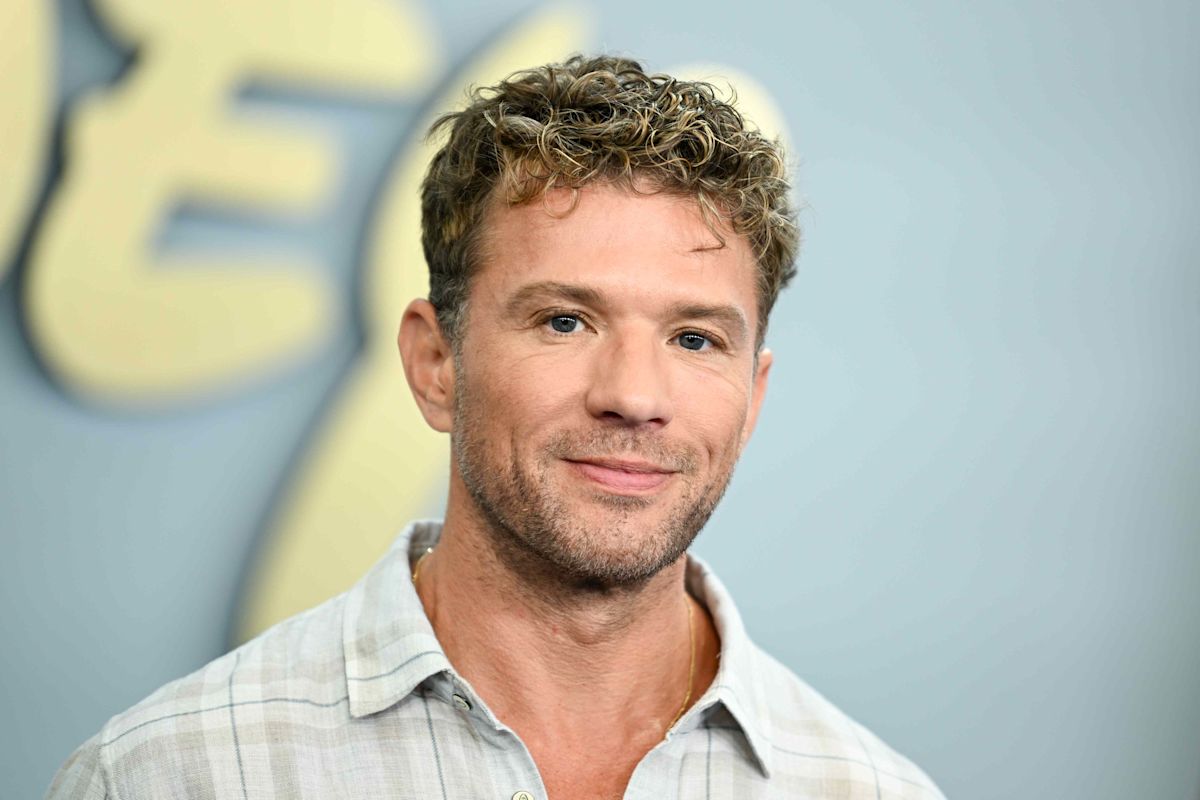 Deacon Phillippe, 22, Bears Striking Resemblance to Dad Ryan Phillippe in Shirtless Photo