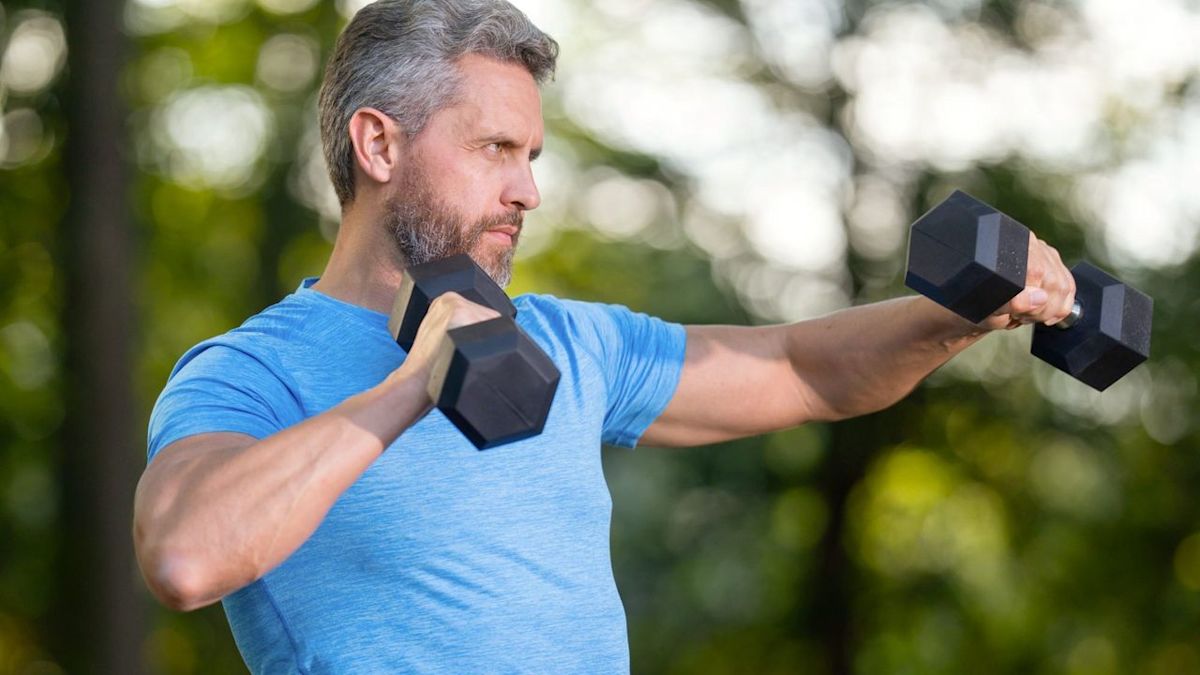A weightlifting coach says these are the 5 dumbbell exercises to build strength and stability