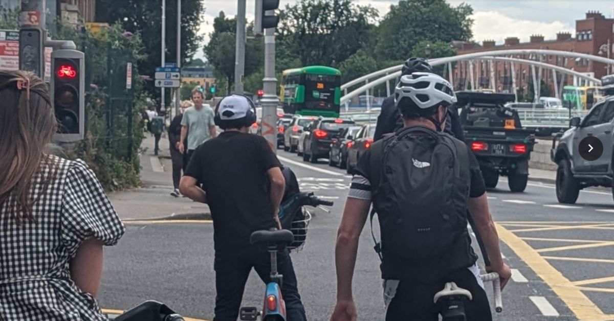 Should cyclists wear headphones or earphones? Chair of Ireland’s parliamentary Committee on Transport wants your views – IrishCycle.com