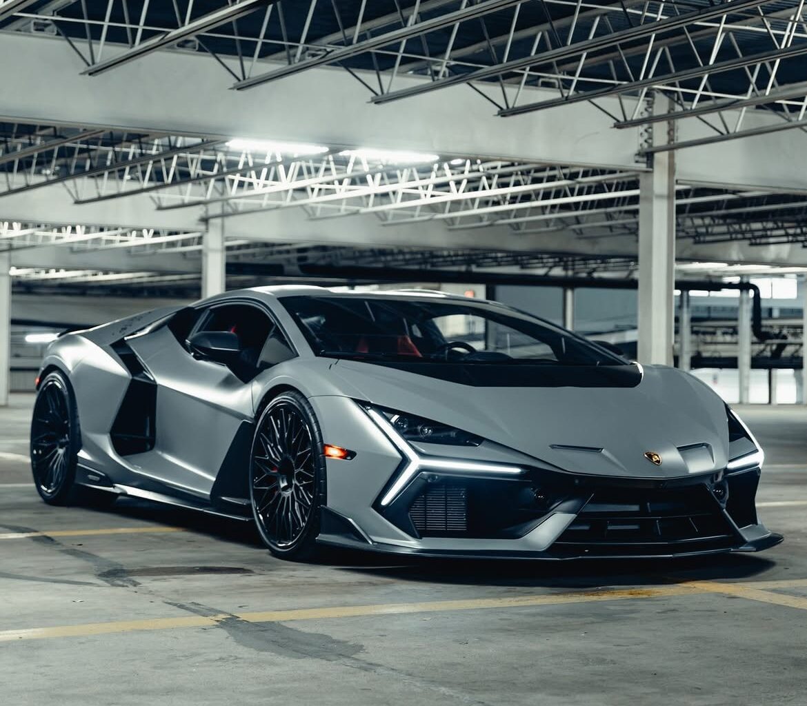 Lamborghini Revuelto