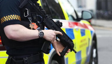 Man (50s) who threatened to cut woman’s head off found with taser