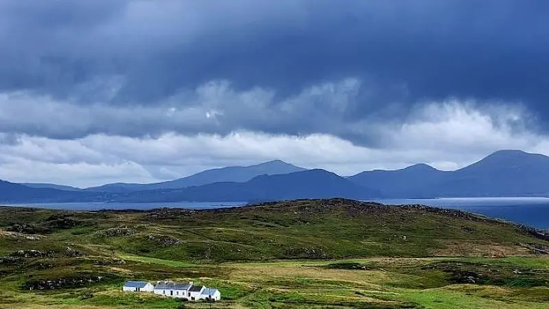 Mostly dry in Donegal today with highs of 15 to 20 degrees