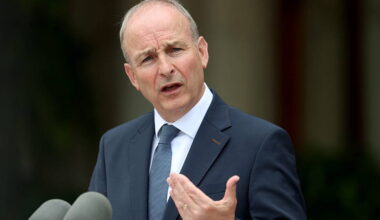 Poll: Support for Fianna Fáil drops as Sinn Féin and Fine Gael level