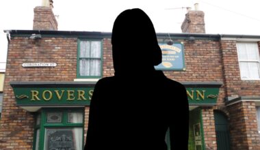 Coronation Street sparks health plot rumours as fan favourite character returns after a year