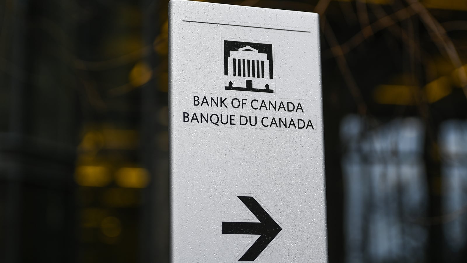 Bank of Canada keeps its policy rate at 2.25%