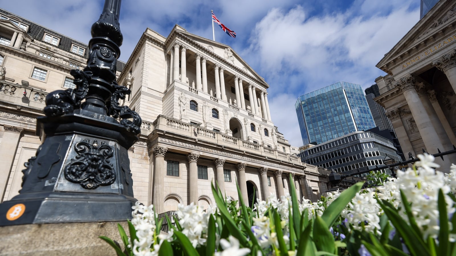 Bank of England sounds inflation alarm as it holds rates