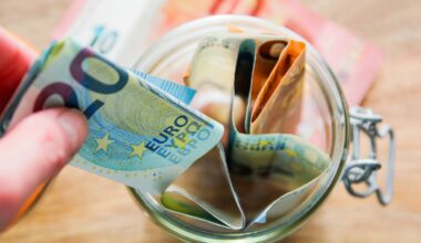 Households saved nearly €1 in €5 of disposable income