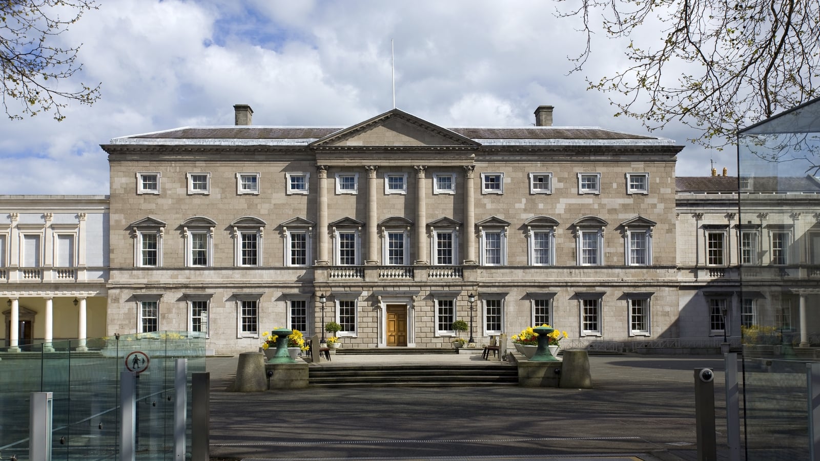 Cabinet likely to discuss risk assessment, citizenship