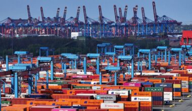 German exports fall for first time in five months